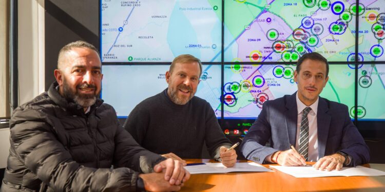 JULIÁN ÁLVAREZ Y GASTÓN GRANADOS FIRMARON UN CONVENIO MARCO DE COOPERACIÓN INSTITUCIONAL EN MATERIA DE SEGURIDAD