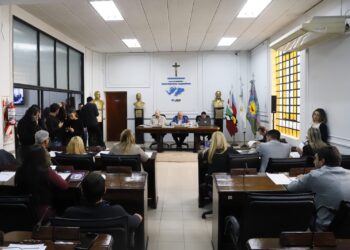 Lanús: aprobaron un leasing para comprar 30 móviles policiales y hubo cruces con LLA