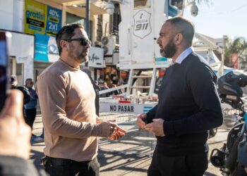 LANÚS GOBIERNO INSTALÓ UNA NUEVA TORRE POLICIAL DE VIDEOVIGILANCIA EN EL CENTRO COMERCIAL 9 DE JULIO DE LANÚS ESTE