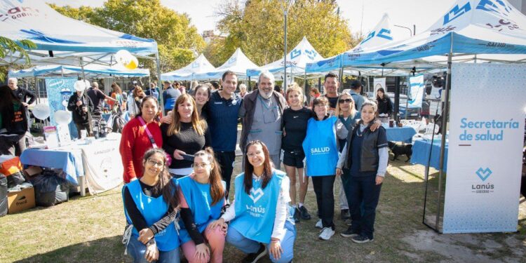 JULIÁN ÁLVAREZ VISITÓ LA JORNADA INTEGRAL DE ZOONOSIS EN EL PARQUE CENTRAL LAS COLONIAS