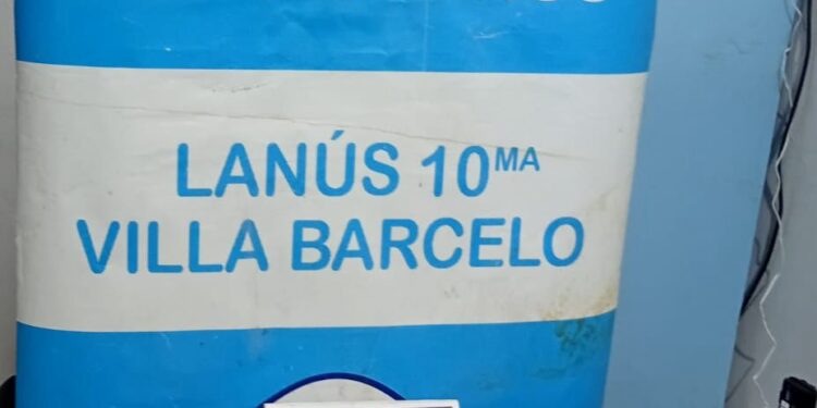 Violento robo de un automóvil en Lanús: dos delincuentes armados fueron detenidos tras una persecución