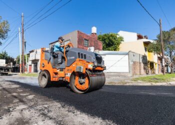 LANÚS GOBIERNO CONTINÚA CON LAS OBRAS DEL PLAN DE PAVIMENTACIÓN 2026 – 2027