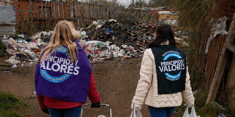 En Baigorria, la solidaridad le gana al hambre: militantes de PyV sostienen la asistencia en los barrios más vulnerables