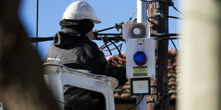 LANÚS GOBIERNO CONTINÚA CON LA INSTALACIÓN DE ALARMAS VECINALES EN LOS BARRIOS