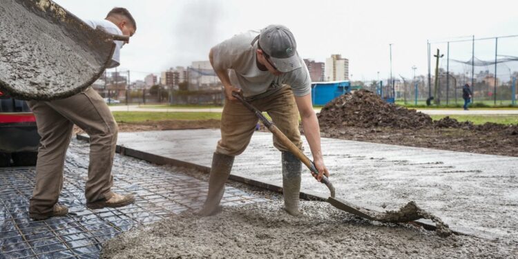 LANÚS GOBIERNO INCORPORARÁ UN NUEVO CENTRO DE CALISTENIA AL PARQUE CENTRAL LAS COLONIAS