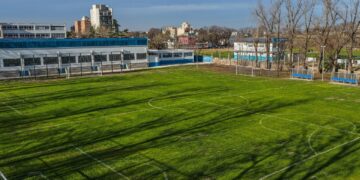LANÚS GOBIERNO CONSTRUYÓ UN NUEVO CAMPO DE DEPORTES EN LA ESCUELA KENNEDY