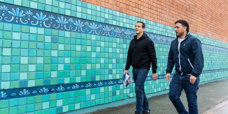 JULIÁN ÁLVAREZ RECORRIÓ LAS OBRAS DE MEJORAMIENTO DEL ESPACIO PÚBLICO EN LOS ALREDEDORES DEL CEMENTERIO MUNICIPAL