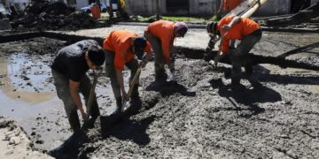 LANÚS GOBIERNO SIGUE CON LAS OBRAS DEL PLAN DE PAVIMENTACIÓN EN EL DISTRITO