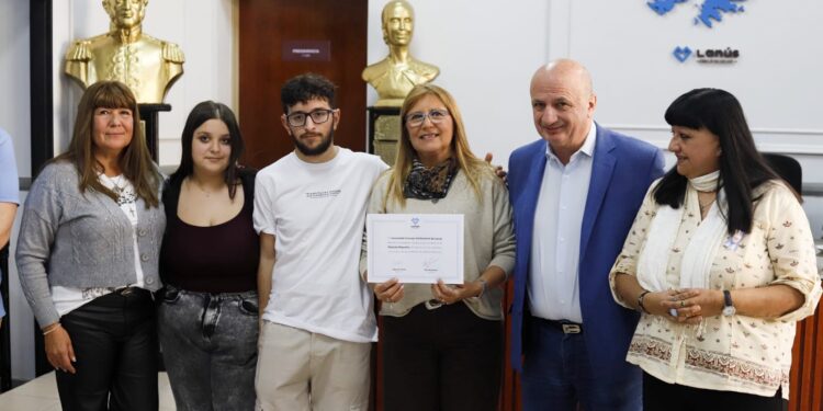 El HCD Lanús celebró su 13.ª Sesión Ordinaria con reconocimientos a la cultura, la historia y el deporte