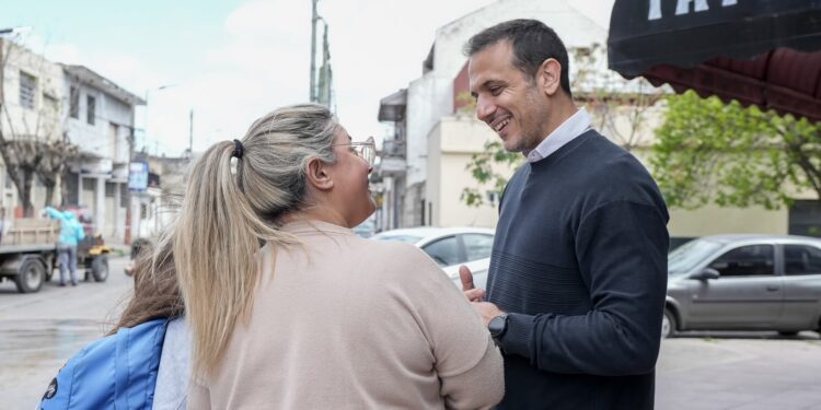 ULIÁN ÁLVAREZ RECORRIÓ LAS OBRAS DE REPAVIMENTACIÓN EN EL BARRIO VILLA PROGRESO