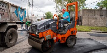 LANÚS GOBIERNO AVANZA CON LAS OBRAS DEL PLAN DE PAVIMENTACIÓN EN GERLI