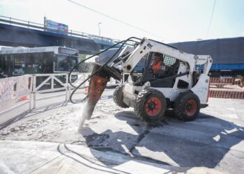 LANÚS GOBIERNO INICIÓ LAS OBRAS DE PAVIMENTACIÓN DE LA AVENIDA HIPÓLITO YRIGOYEN